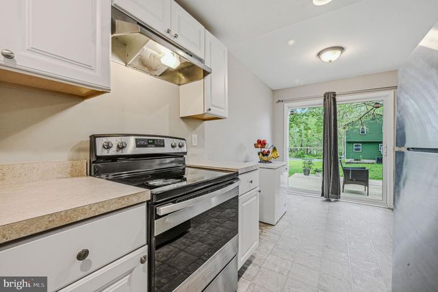 1 WALTHAM ST, Newark, DE 19713