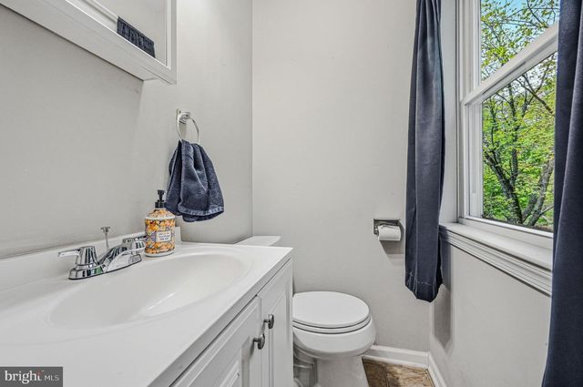 1 WALTHAM ST, Newark, DE 19713