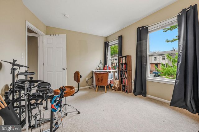 1 WALTHAM ST, Newark, DE 19713
