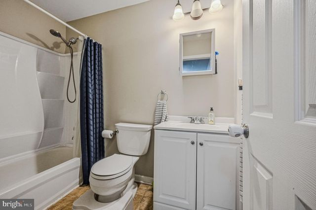 1 WALTHAM ST, Newark, DE 19713