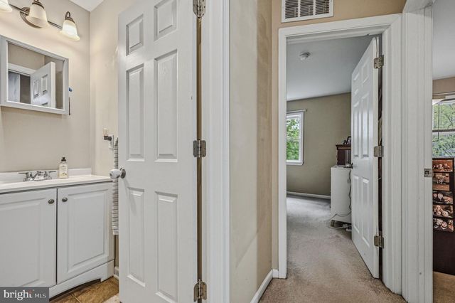 1 WALTHAM ST, Newark, DE 19713