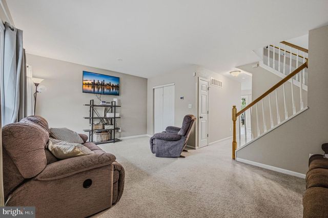 1 WALTHAM ST, Newark, DE 19713