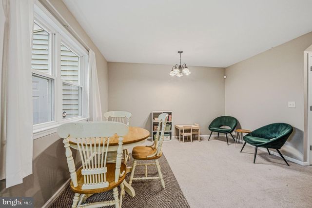 1 WALTHAM ST, Newark, DE 19713