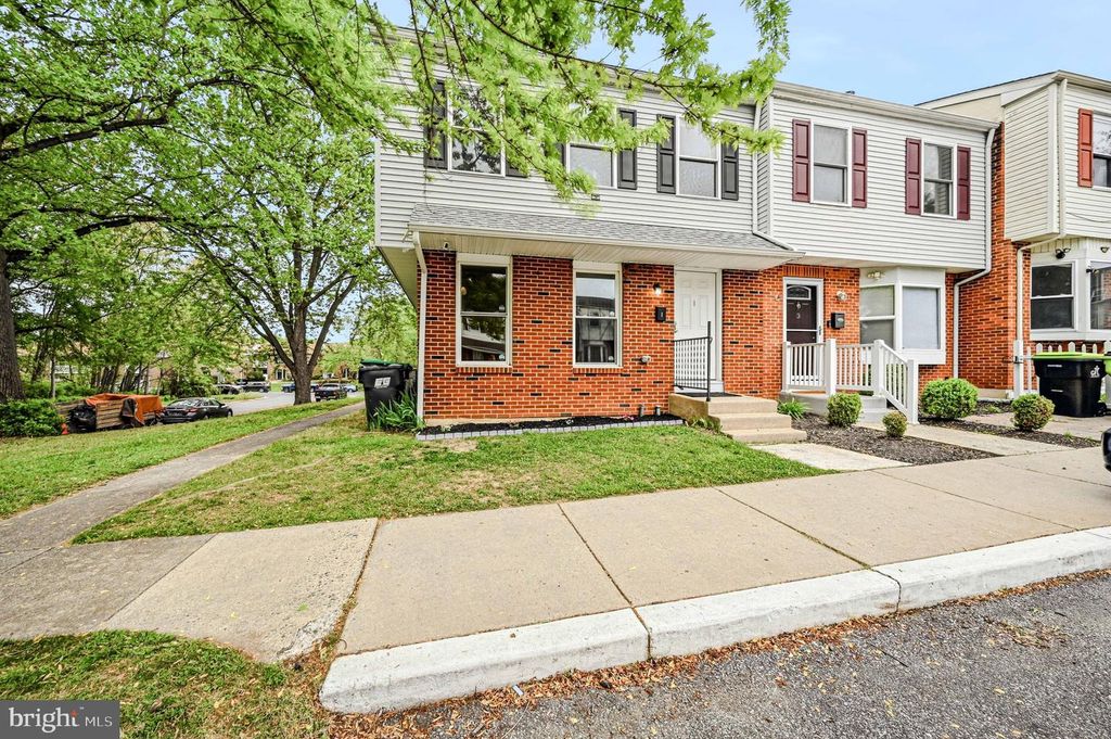 1 WALTHAM ST, Newark, DE 19713