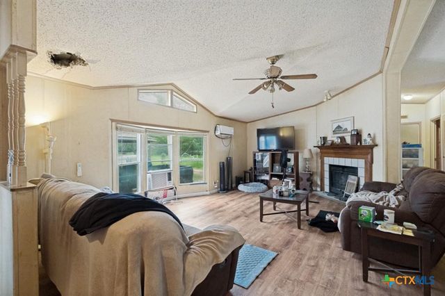 319 Green Oaks Drive, Bastrop, TX 78602
