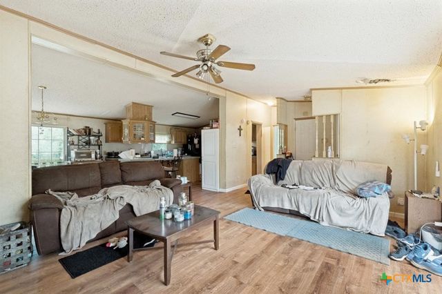 319 Green Oaks Drive, Bastrop, TX 78602