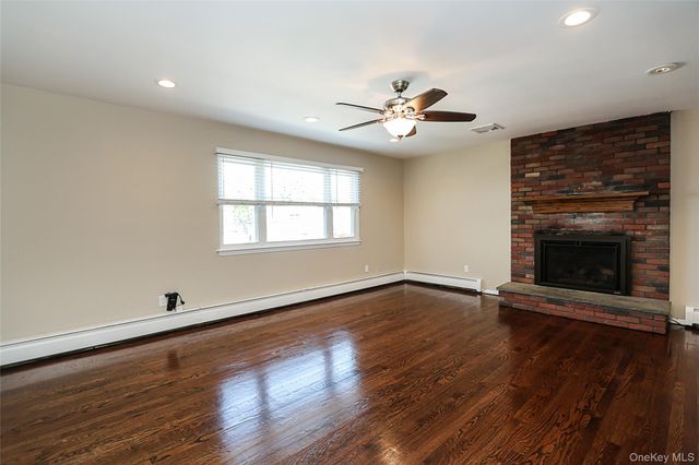 40 Edgewood Road, Port Washington, NY 11050