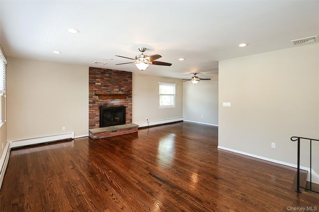 40 Edgewood Road, Port Washington, NY 11050