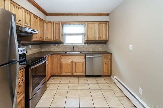 40 Edgewood Road, Port Washington, NY 11050