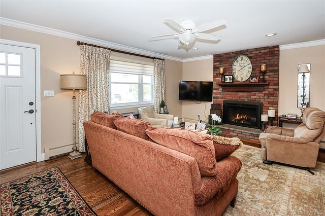 40 Edgewood Road, Port Washington, NY 11050