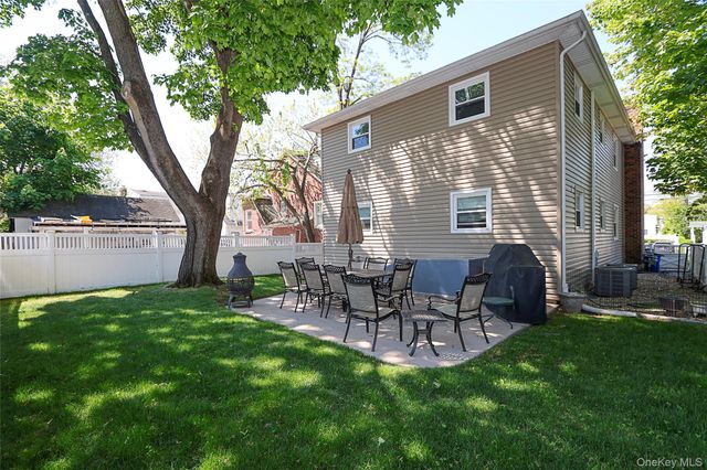 40 Edgewood Road, Port Washington, NY 11050