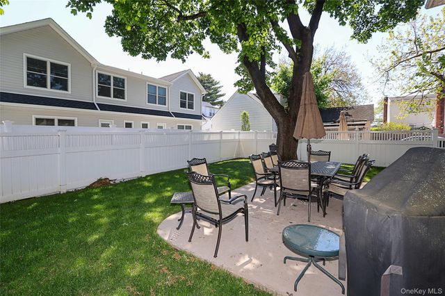 40 Edgewood Road, Port Washington, NY 11050