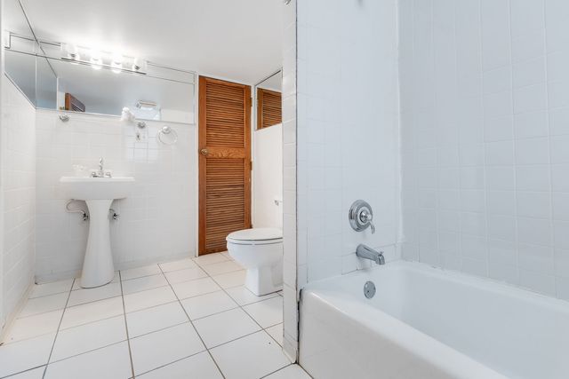1519 S 61st Avenue, Cicero, IL 60804