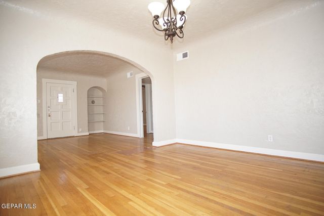 4424 CAMBRIDGE Avenue, El Paso, TX 79903