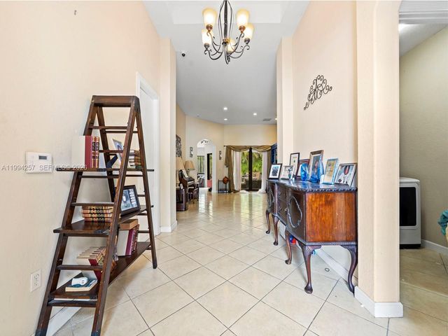 19385 SW 79th Ct, Cutler Bay, FL 33157
