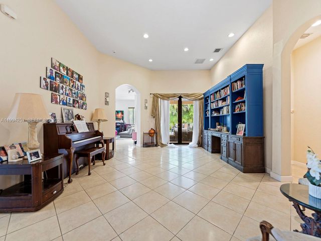 19385 SW 79th Ct, Cutler Bay, FL 33157