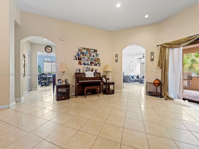 19385 SW 79th Ct, Cutler Bay, FL 33157