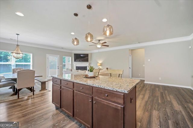 221 Woodford Drive, Canton, GA 30115