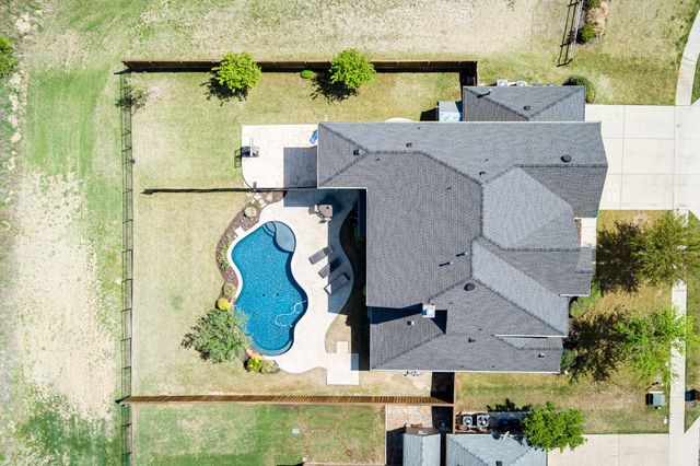 2281 Hideaway Pointe Drive, Little Elm, TX 75068