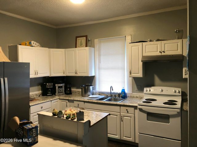 102 S 11th Street, Wilmington, NC 28401