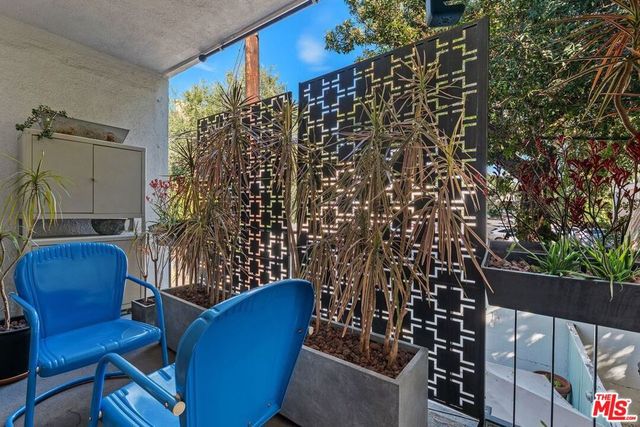 1328 Havenhurst Drive 207, West Hollywood, CA 90046