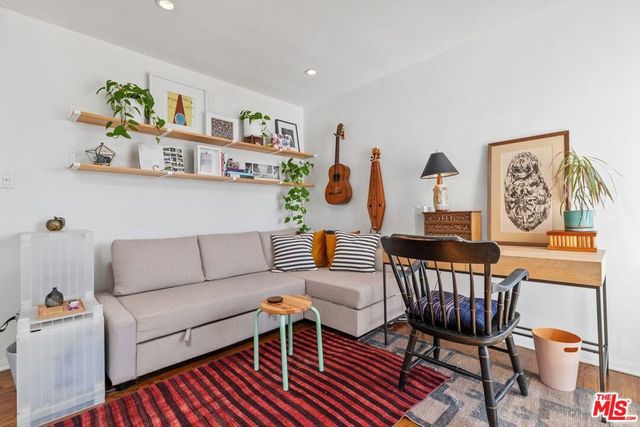 1328 Havenhurst Drive 207, West Hollywood, CA 90046