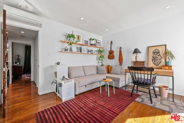 1328 Havenhurst Drive 207, West Hollywood, CA 90046