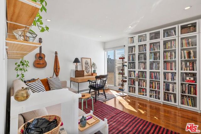 1328 Havenhurst Drive 207, West Hollywood, CA 90046