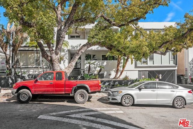 1328 Havenhurst Drive 207, West Hollywood, CA 90046