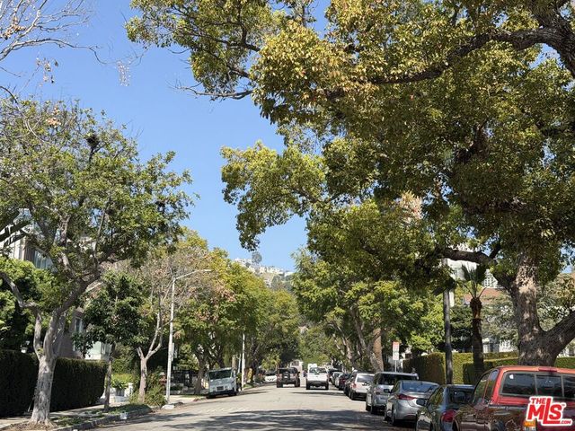 1328 Havenhurst Drive 207, West Hollywood, CA 90046