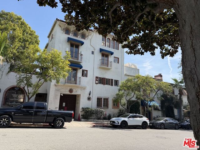 1328 Havenhurst Drive 207, West Hollywood, CA 90046