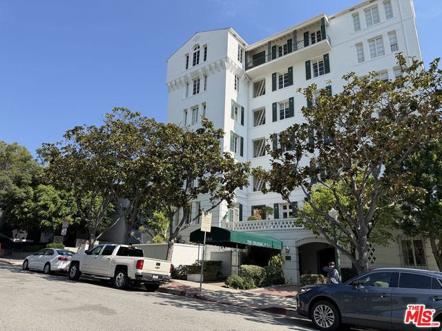 1328 Havenhurst Drive 207, West Hollywood, CA 90046