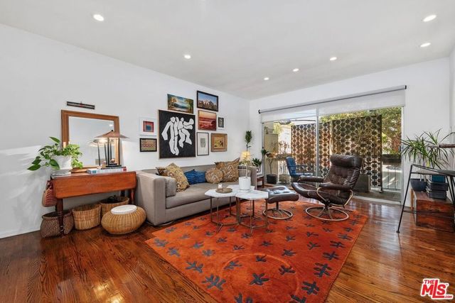 1328 Havenhurst Drive 207, West Hollywood, CA 90046