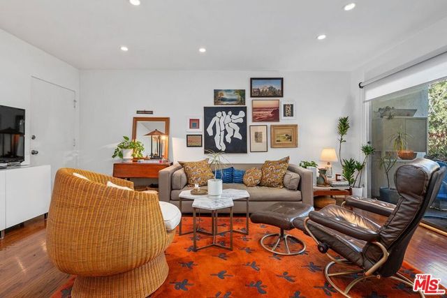 1328 Havenhurst Drive 207, West Hollywood, CA 90046