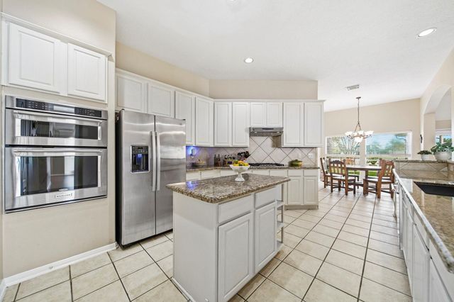 1575 Garden Lakes Drive, Friendswood, TX 77546