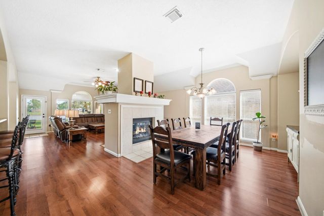 1575 Garden Lakes Drive, Friendswood, TX 77546