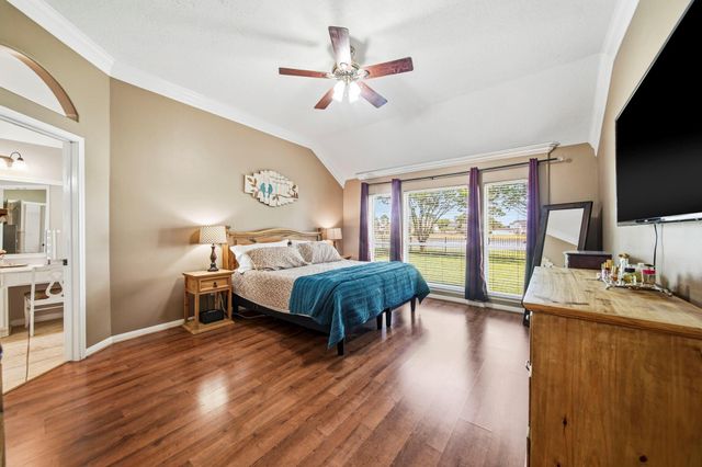 1575 Garden Lakes Drive, Friendswood, TX 77546