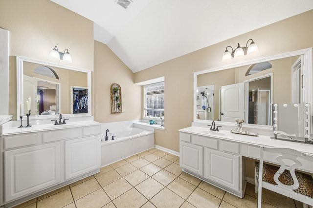 1575 Garden Lakes Drive, Friendswood, TX 77546