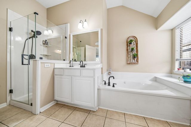 1575 Garden Lakes Drive, Friendswood, TX 77546