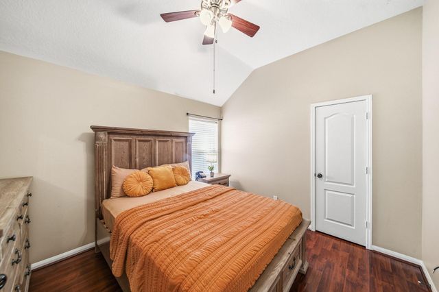 1575 Garden Lakes Drive, Friendswood, TX 77546