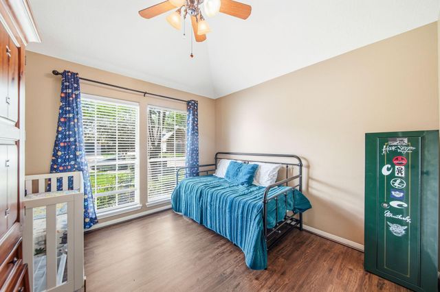 1575 Garden Lakes Drive, Friendswood, TX 77546