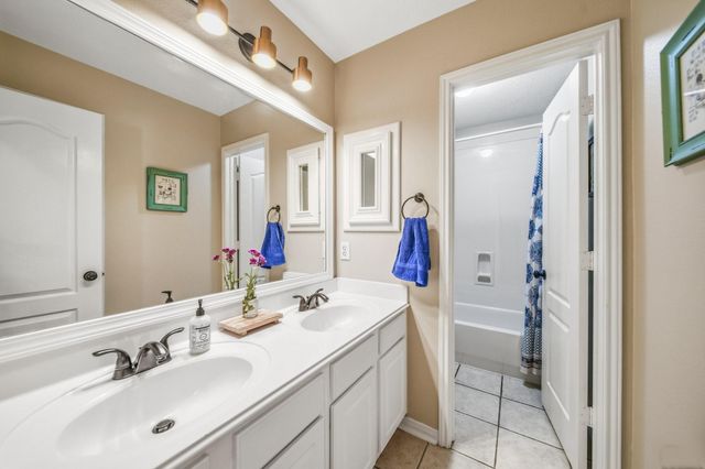 1575 Garden Lakes Drive, Friendswood, TX 77546