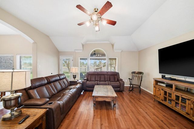 1575 Garden Lakes Drive, Friendswood, TX 77546