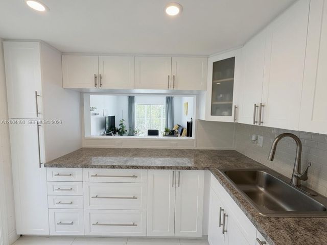 1201 Hillcrest Ct 205, Hollywood, FL 33021