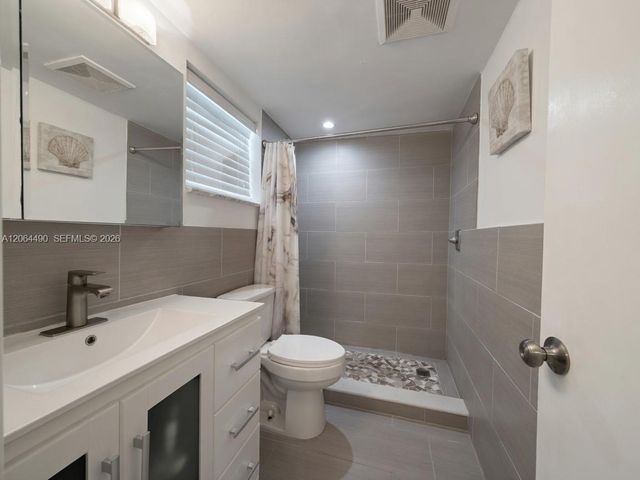1201 Hillcrest Ct 205, Hollywood, FL 33021