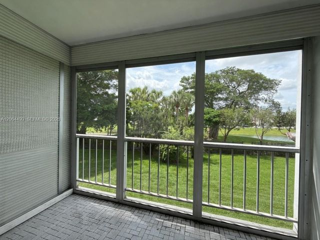 1201 Hillcrest Ct 205, Hollywood, FL 33021