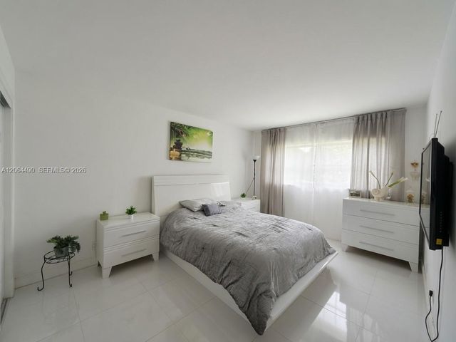 1201 Hillcrest Ct 205, Hollywood, FL 33021