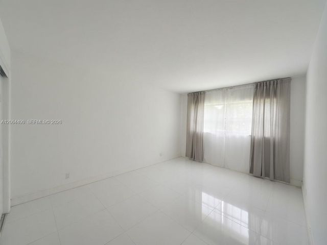 1201 Hillcrest Ct 205, Hollywood, FL 33021