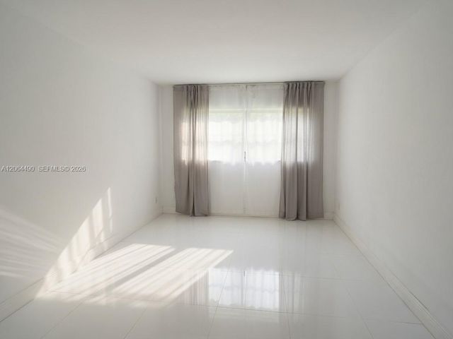 1201 Hillcrest Ct 205, Hollywood, FL 33021