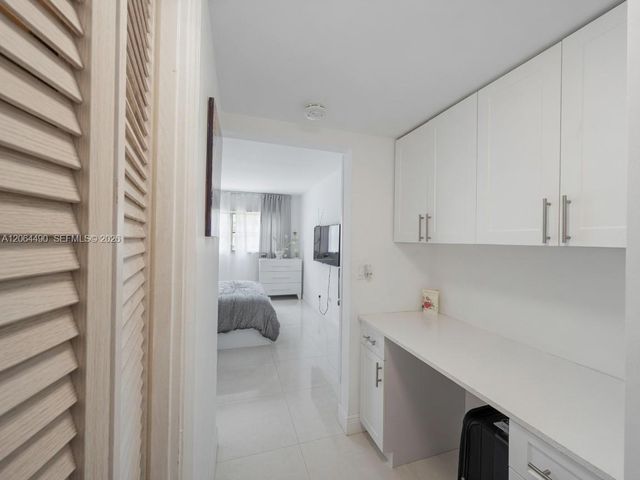 1201 Hillcrest Ct 205, Hollywood, FL 33021